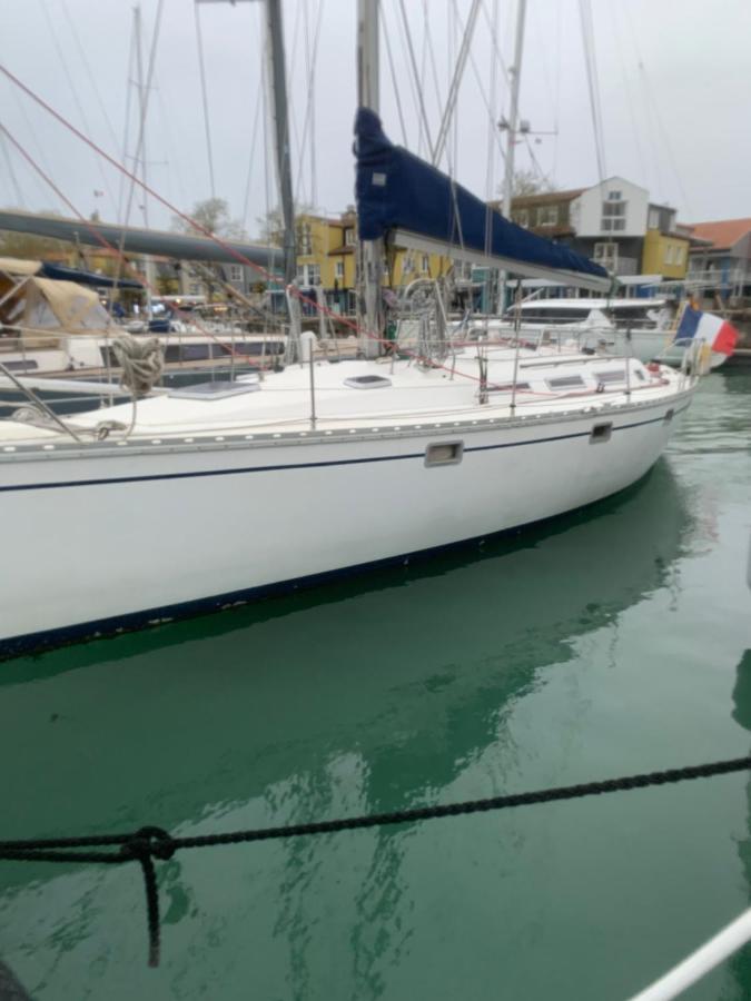 Nuit Sur Un Bateau Hotel La Rochelle  Exterior photo